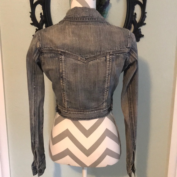 Cropped Jean Jacket - Picture 4 of 10